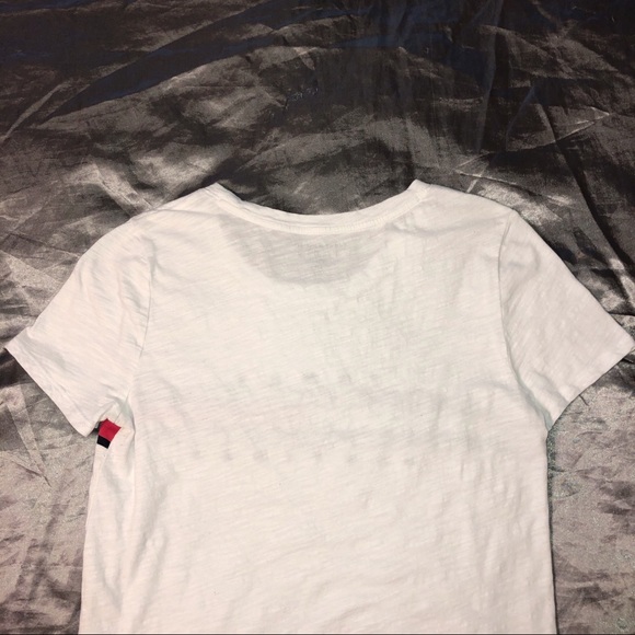Tommy Hilfiger Women’s Big Logo Line T-shirt - Picture 6 of 7